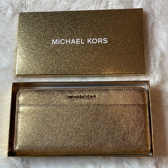 NWT and box | Michael Kors Gold wallet - Picture 9 of 9